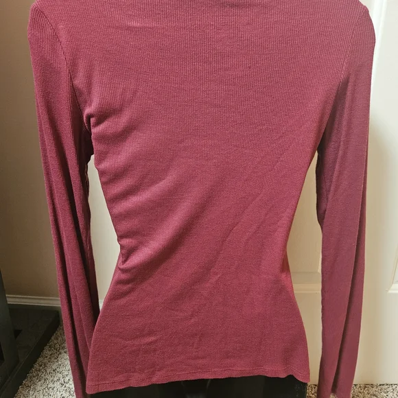 VENUS Maroon Long Sleeve Ribbed Cut-Out Top - Picture 7 of 10